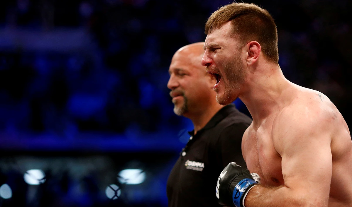 Miocic retains heavyweight crown with decision over Cormier