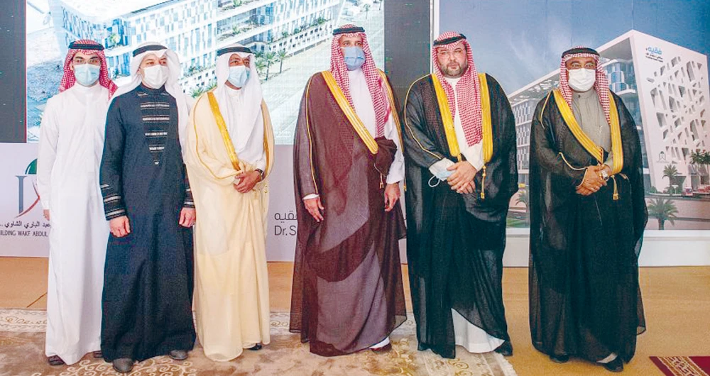 Madinah Gov. Prince Faisal bin Salman, center, inspects an ongoing health project on Tuesday. The project is slated for completion within 24 months. (SPA)