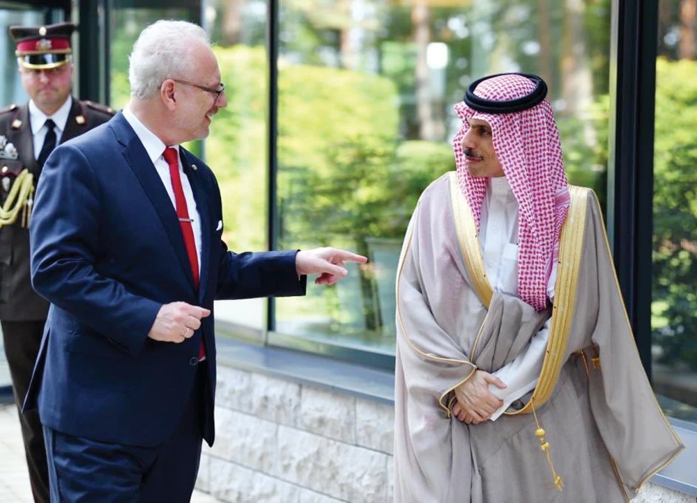 Saudi FM meets Latvian president, other officials