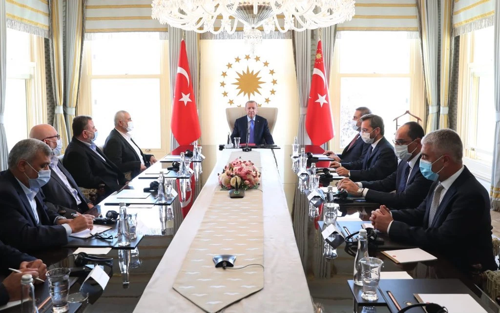 Erdogan met the Hamas leaders in Istanbul on Aug. 22. (Turkish presidency handout)