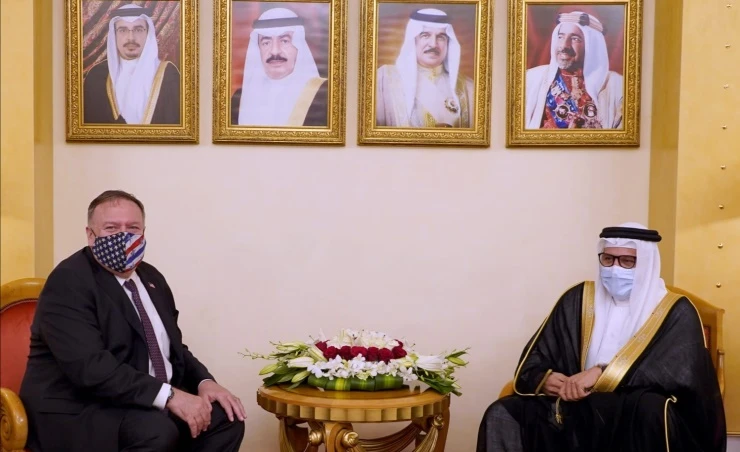 Mike Pompeo was received upon his arrival by the Minister of Foreign Affairs, Dr. Abdullatif bin Rashid Al-Zayani, and other senior officials. (Bahrain News Agency)