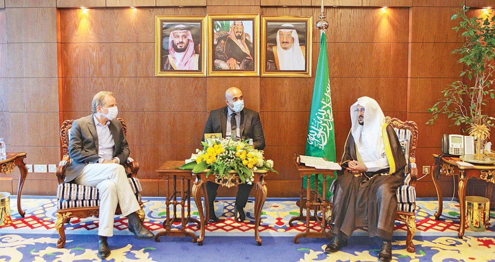 Saudi Islamic Affair Minister Dr. Abdullatif bin Abdul Aziz Al-Asheikh received Dutch Ambassador Joost Reintjes at his office in Riyadh on Tuesday. (SPA)