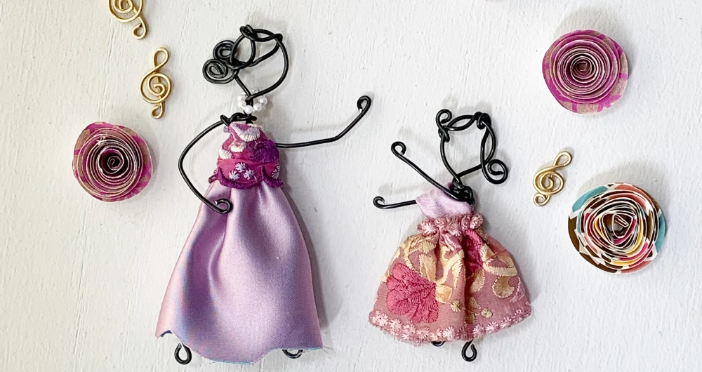 Saudi woman manipulates wire to create impressive items