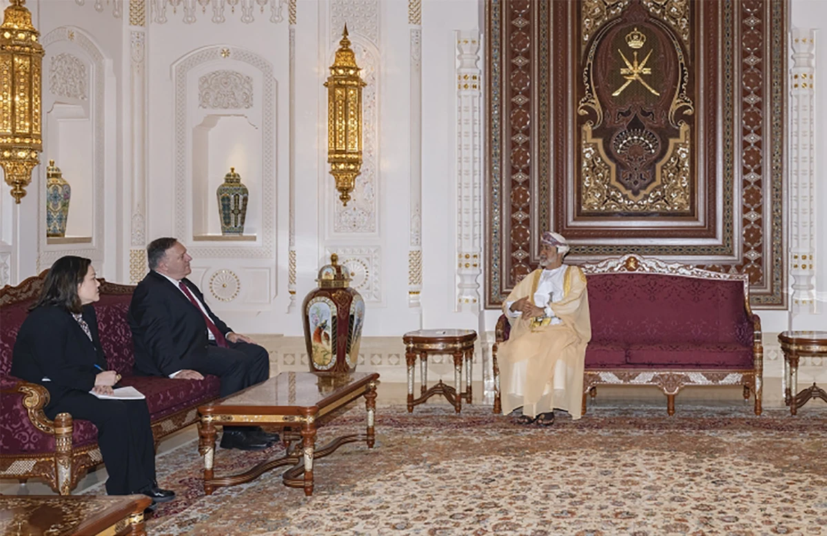 Sultan Haitham bin Tariq (R) receives US Secretary of State Mike Pompeo (C) at Al-Barakah Palace in the capital Muscat. (AFP)