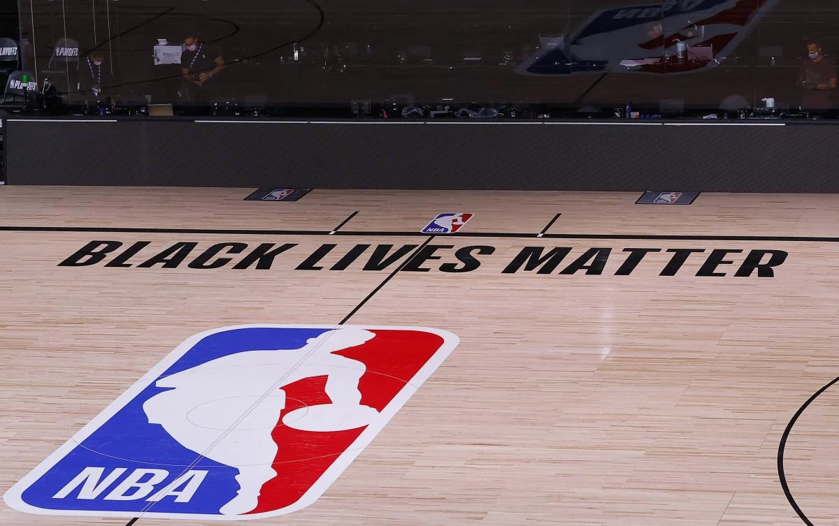 NBA players voted to resume the post-season on Thursday, a day after a boycott by the Milwaukee Bucks forced the league to halt the playoffs and left the campaign hanging in the balance. (AFP)