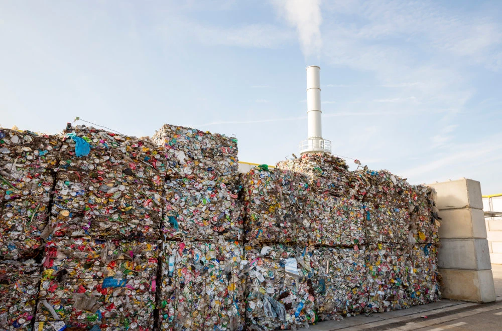 Australia to phase out waste exports, boost recycling
