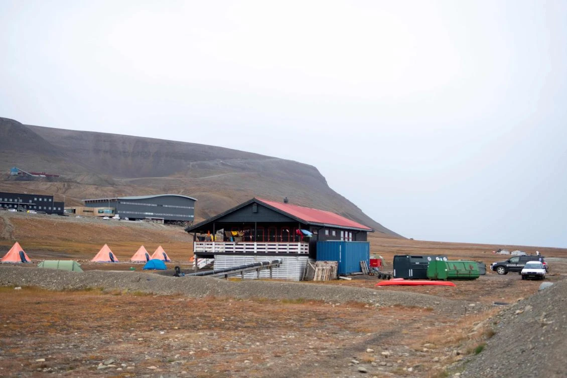 A picture taken on August 28, 2020 outside Longyearbyen, Norway, shows a view of a camp site, where a man died after being attacked by a polar bear. (AFP)