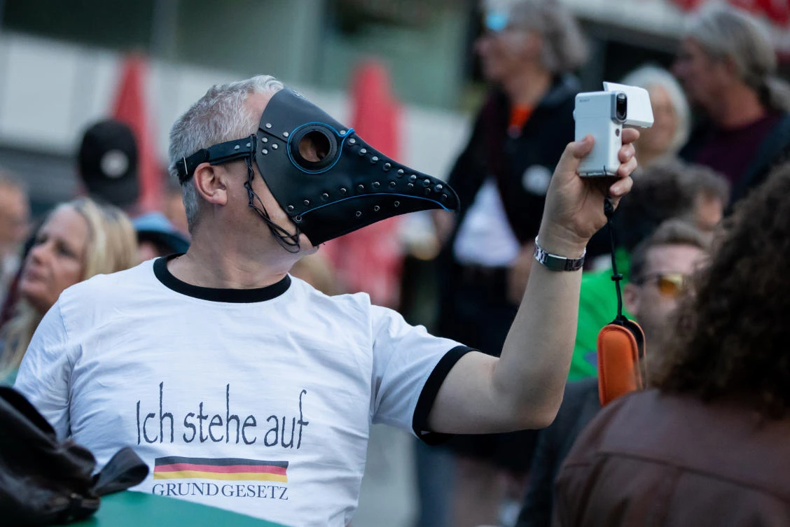 Police in Berlin have requested thousands of reinforcements from other parts of Germany to cope with planned protests at the weekend by people opposed to coronavirus restrictions. (AP/DPA/Christoph Soeder)