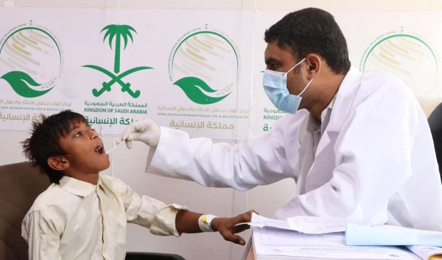 The center has provided treatment for 9,729 Yemenis in government and private hospitals in the south of the Kingdom. (SPA)