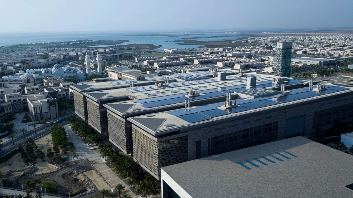 New research by leading Saudi university KAUST has shown promising results in renewable energy by using atmospheric water vapor to cool down solar panels. (Supplied)