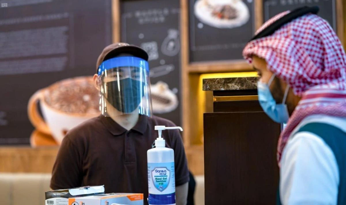 Saudi Arabia announced 26 more deaths from COVID-19 and 833 new cases of the disease on Thursday. (File/SPA)