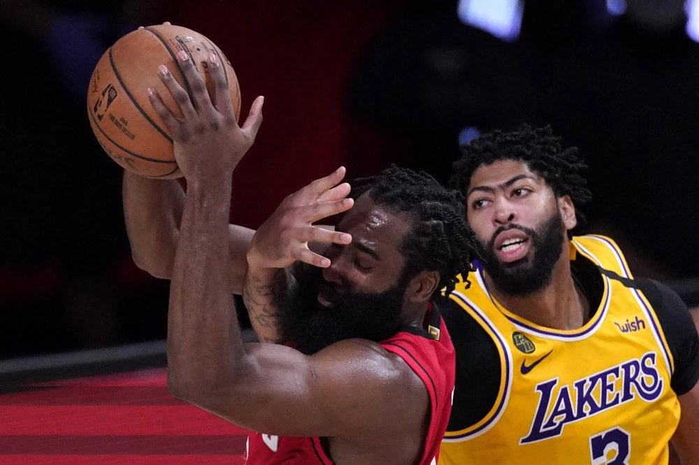 Lakers run past Rockets for 3-1 West semifinals lead
