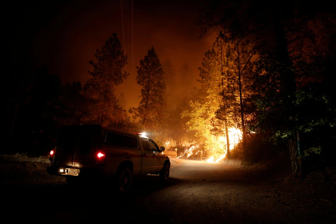 15 killed, 500,000 evacuated in unprecedented western US bushfires