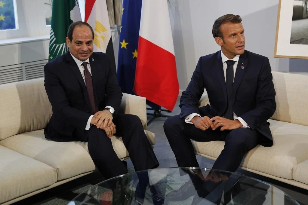 Abdel Fattah El-Sisi received a phone call from Emmanuel Macron during which they discussed Libya on Friday. (File/AFP)