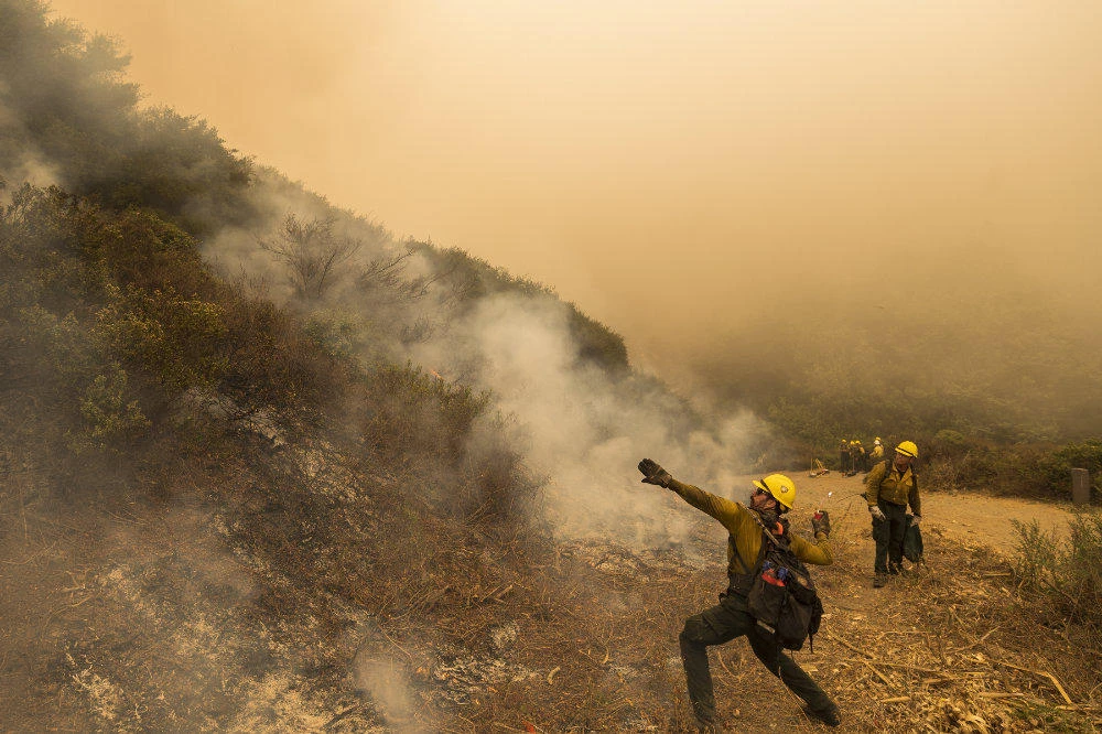 ‘Mass fatalities’ feared in US wildfires that has killed at least 16