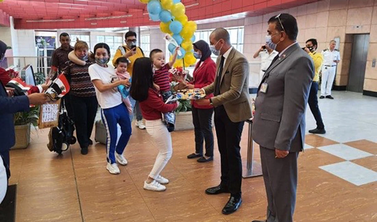 Egyptian tourism officials welcome Kazakhstan airlines passengers at the Sharm El-Sheikh International Airport. (Supplied)