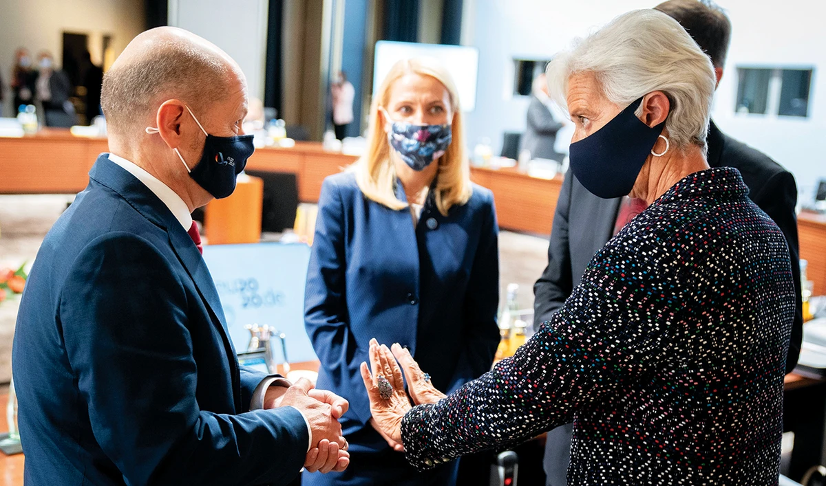 Lagarde urges governments to support central bank efforts with fiscal spending