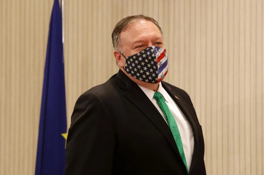 Pompeo says Hezbollah weapons risk torpedoing French efforts in Lebanon