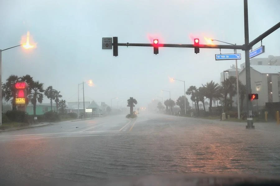 Hurricane Sally takes aim at US Alabama-Florida border area
