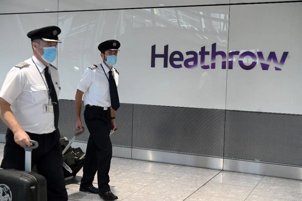 Britain’s Sun newspaper said a cleaner at London’s Heathrow Airport found a semi-automatic Glock 19 pistol on a United Airlines plane which had just landed after an overnight flight from Washington. (File/AFP)