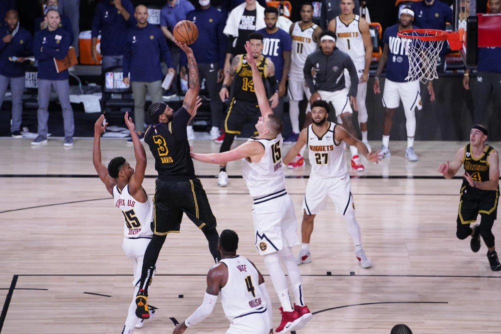 Lakers edge Nuggets for 2-0 lead in NBA Western Conference finals