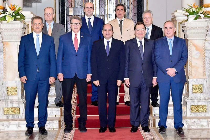 Egyptian President Abdel Fattah El-Sisi, center, with US, Israeli and Egyptian ministers during the Eastern Mediterranean Gas Forum, Cairo, July 25, 2019. (AFP)