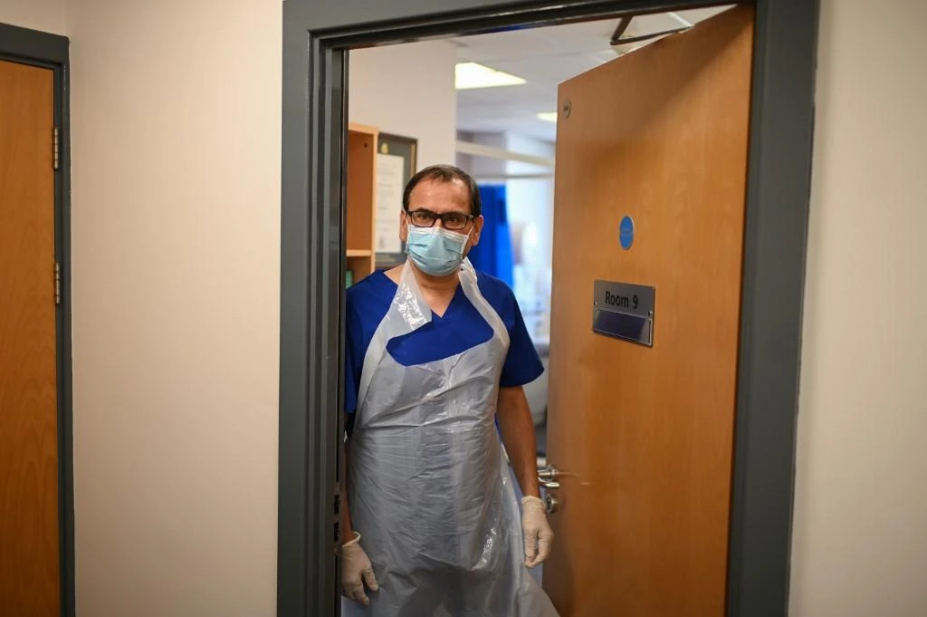 Britain is planning to host clinical trials where volunteers are deliberately infected with the new coronavirus to test the effectiveness of vaccine candidates. (File/AFP)
