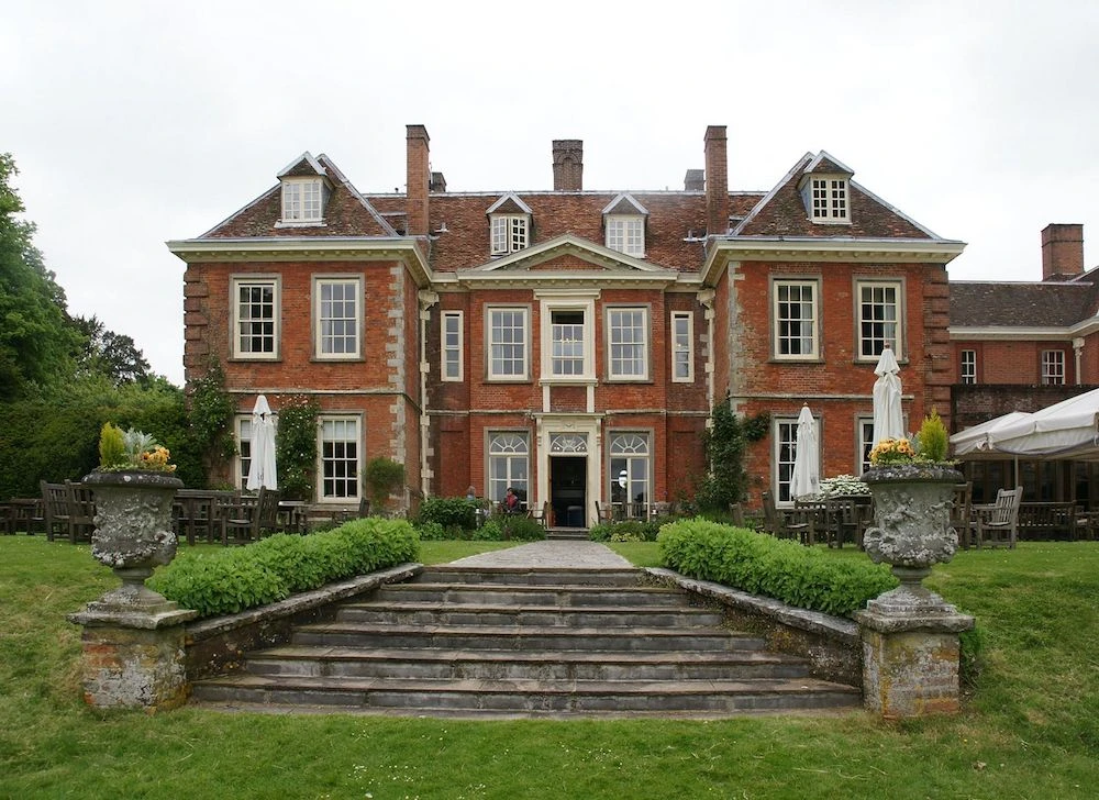 Zakaria Kioua, who does not drink alcohol as a practicing Muslim, was told by managers at the five-star Lainston House hotel in the south of England (pictured) that they did not wish to offend him by giving him the bottle of alcohol. (Pterre / CC BY-SA)