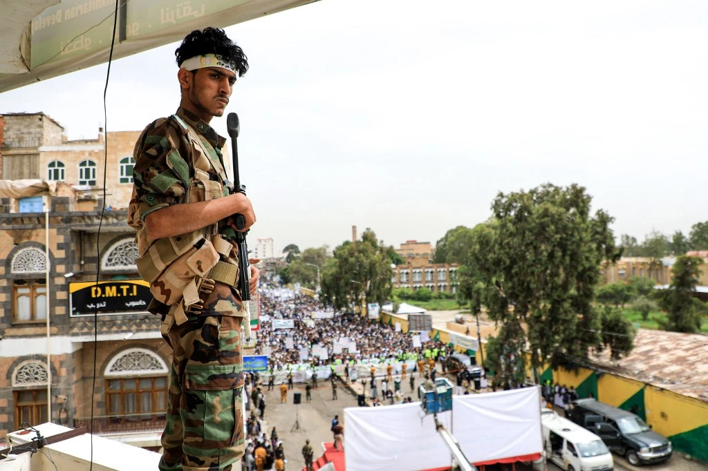 A member of security forces loyal to Yemen's Shiite Huthi rebels stands guard during a gathering in the Huthi-held capital Sanaa on August 8, 2020. (File/AFP)