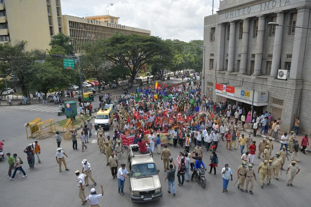 Activists belonging to various farmers rights organisations stage an anti-government demonstration to protest against the recent passing of new farm bills in parliament, in Bangalore on September 28, 2020. (File/AFP)