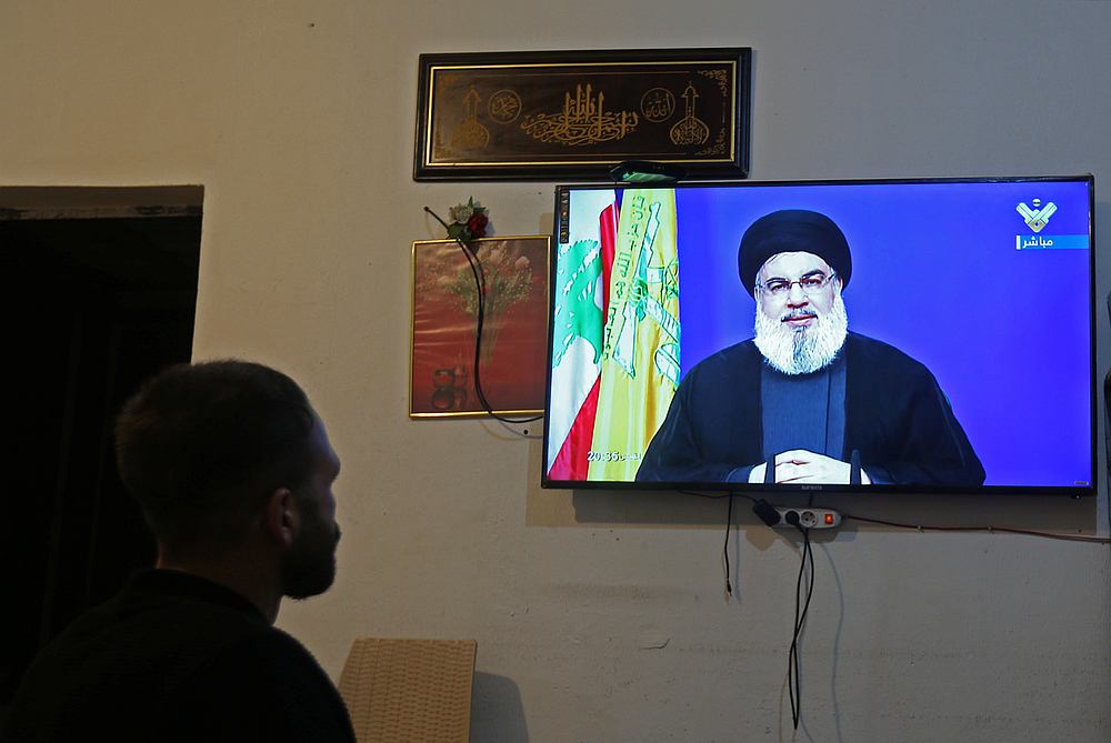 A government in exile could give hope to the Lebanese