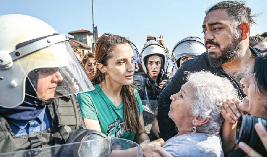 Kurdish politicians arrested in Turkey