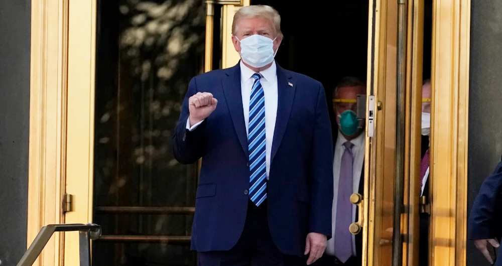 Trump left the medical facility shortly after 6:40pm. (AP)