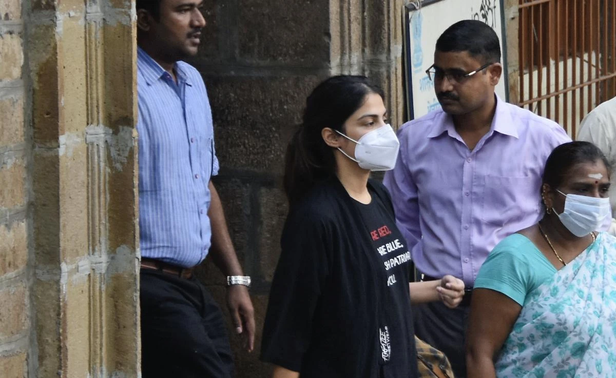 Bollywood actress at the center of media frenzy granted bail