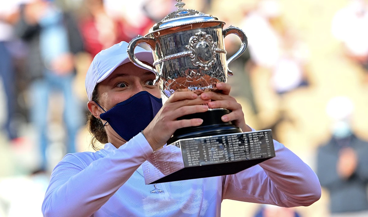 Iga Swiatek beats Sofia Kenin to win maiden Grand Slam