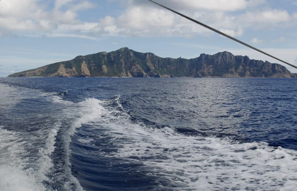 The disputed islands in the East China Sea, known as the Senkaku isles in Japan, Diaoyu islands in China, are seen from a fishing boat on August 19, 2012. (Reuters)