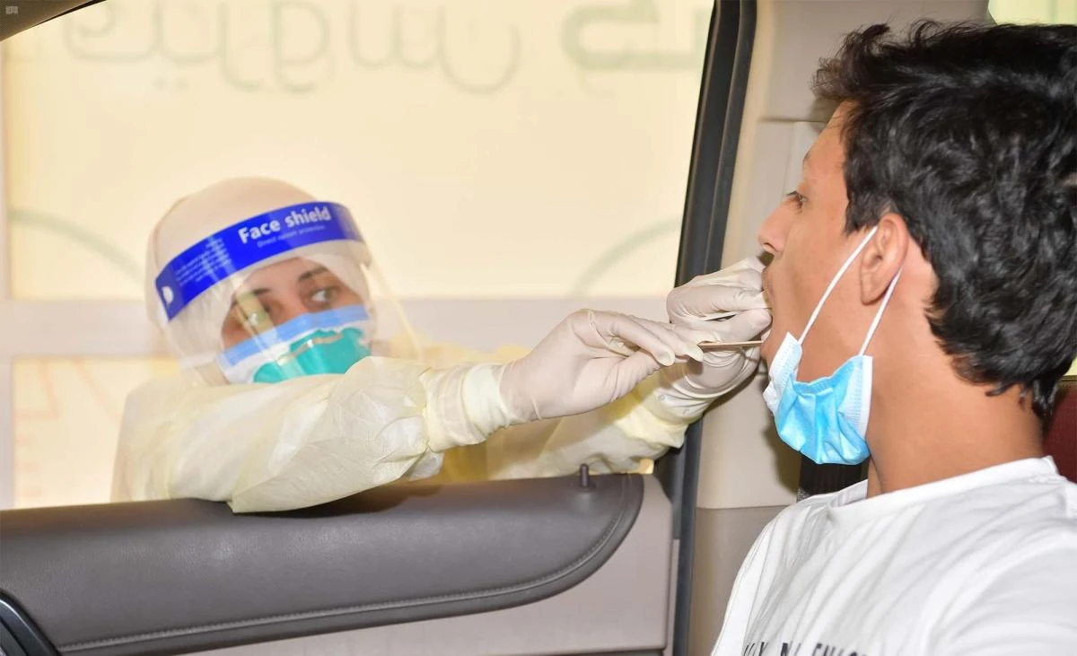 Saudi Arabia recorded 323 new COVID-19 cases, the lowest number of new infections since April. (File/SPA)
