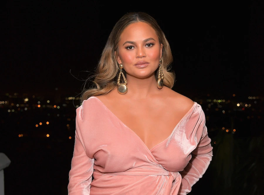 Chrissy Teigen makes quiet return to social media