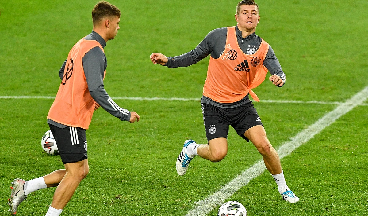 Germany coach Loew struggles to fend off criticism before Swiss test