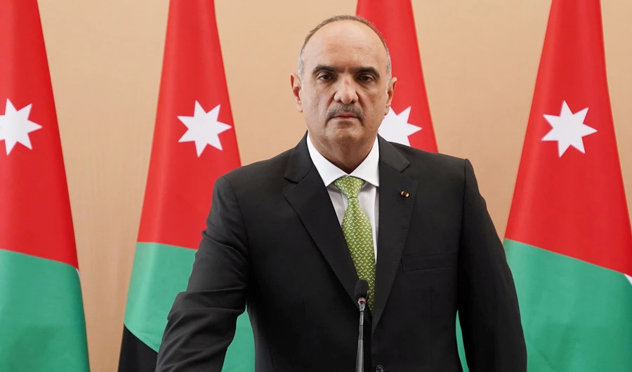Jordan's newly-appointed Prime Minister Bisher al Khasawneh takes oath during a swearing-in ceremony of the new government in Amman, Jordan October 12, 2020. (REUTERS)