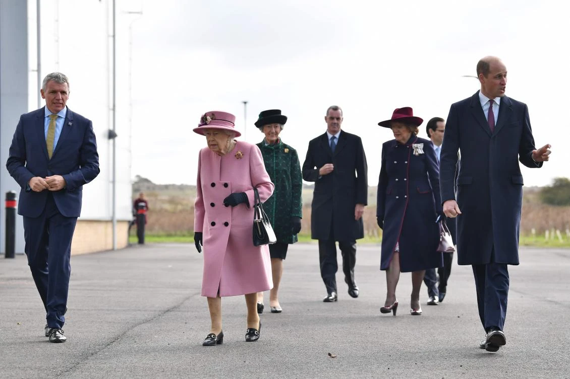 UK queen visits Novichok lab in first outing since COVID-19 lockdown