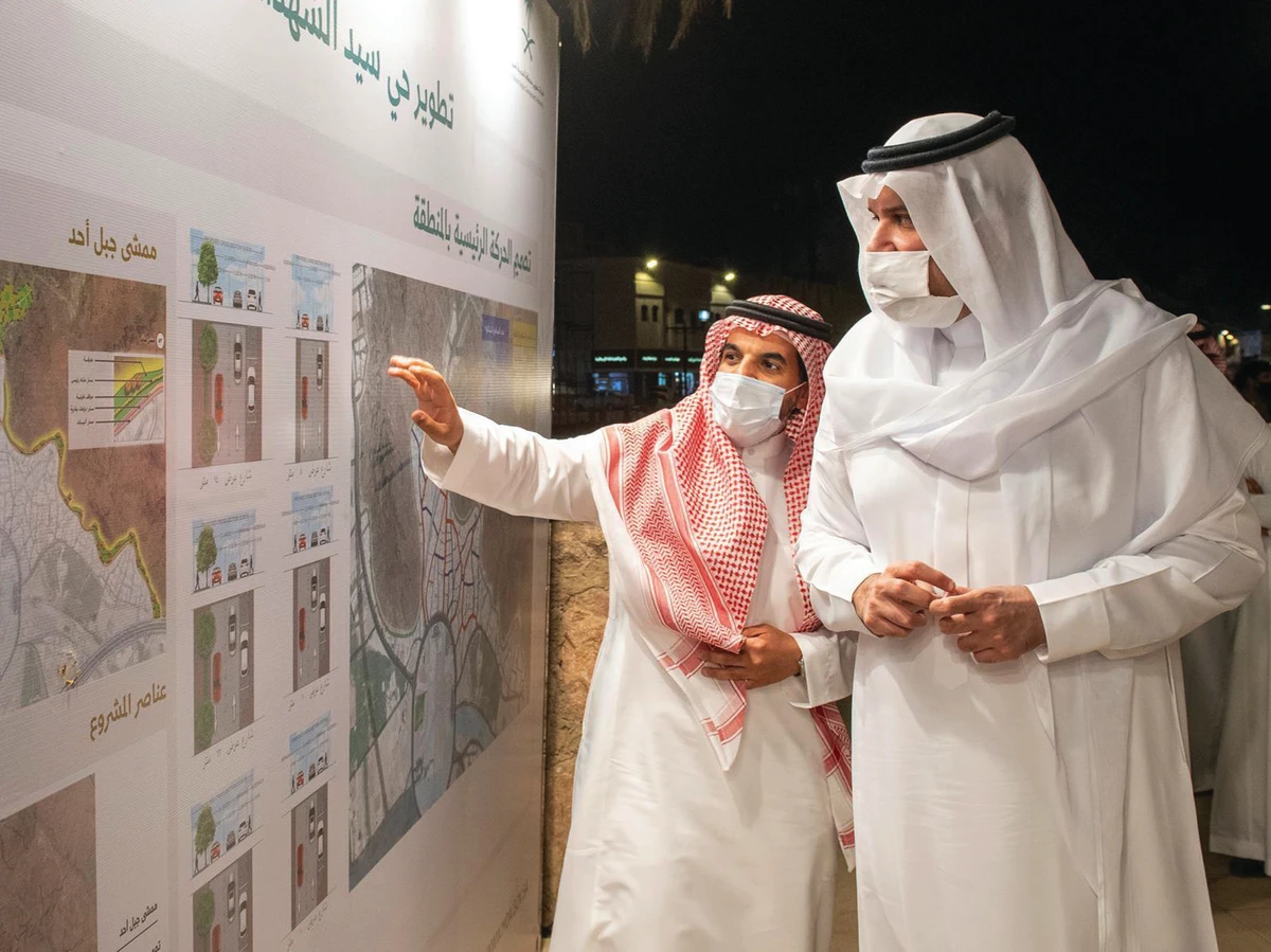 The governor inspected projects being implemented by the authority to rehabilitate more than 5,000 residential buildings. (SPA)