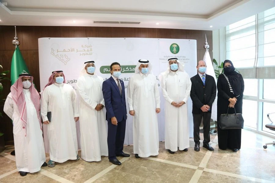 The two parties will cooperate to facilitate the procedures for obtaining the necessary environmental permits for the project. (SPA)