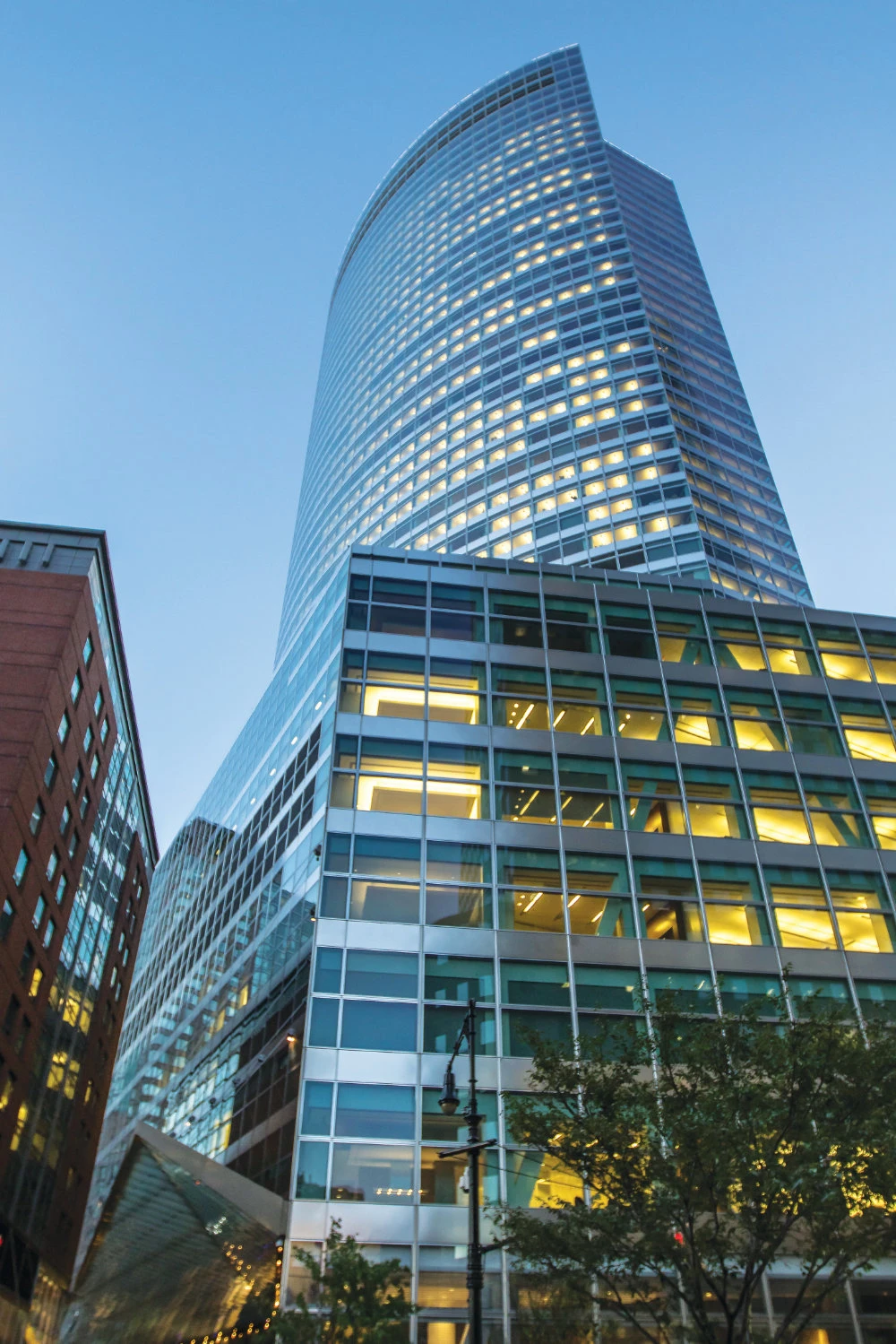 Goldman Sachs hit with record $350m fine for 1MDB failings