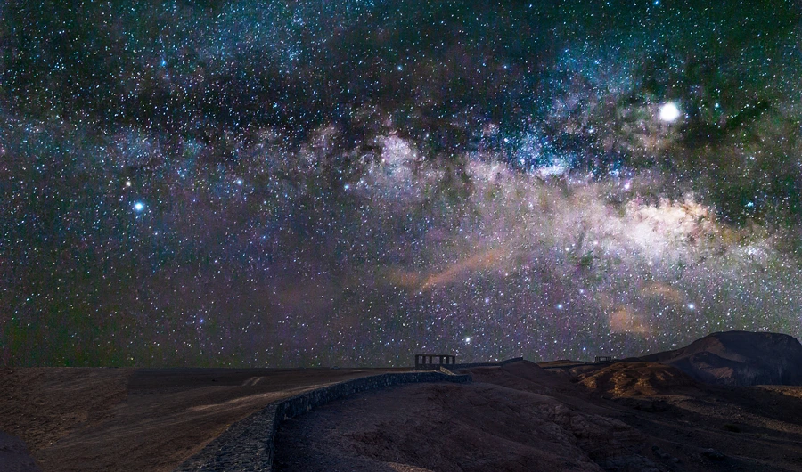 Milky Way core rising above Wahba Crater. (Credit: Huda Alerwy)