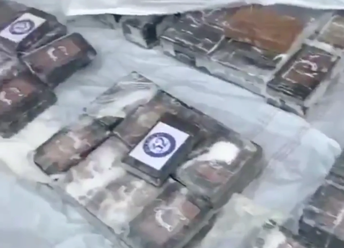 The heroin and cocaine was discovered in a truck at a checkpoint. (Ekhbariya/Screengrab)