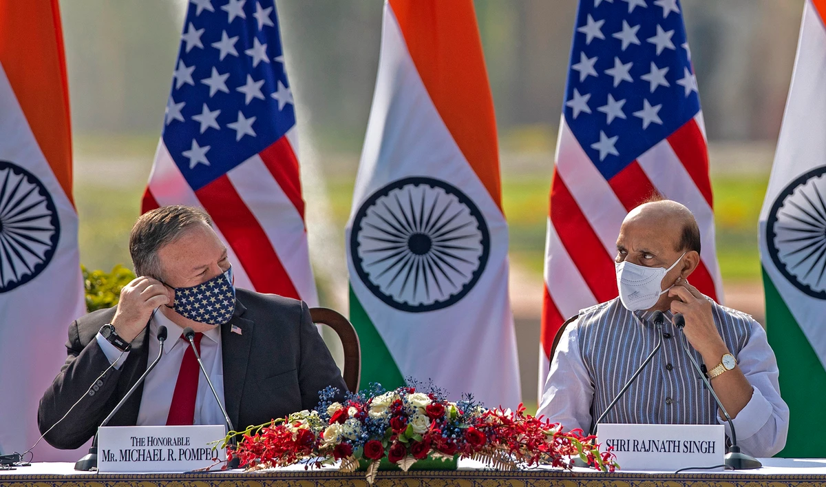 US Secretary of State Mike Pompeo and Indian Defence Minister Rajnath Singh address a joint press conference at Hyderabad House in New Delhi on Oct. 27, 2020. (AP)