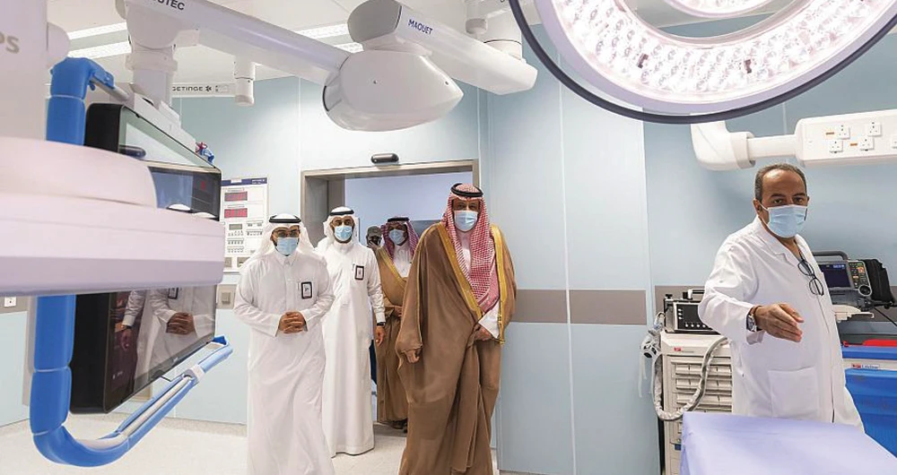 Al-Baha Gov. Prince Hussam bin Saud bin Abdul Aziz at the inauguration of the health projects, worth around SR120 million ($32 million), in the region. (SPA)