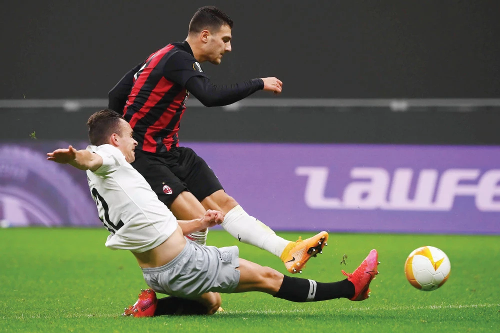 Spurs stunned by Antwerp, Milan cruise to victory