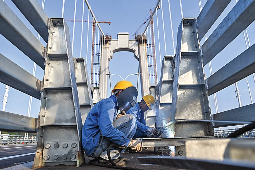 China is targeting sustained and healthy economic development in the five years to 2025, with an emphasis on a higher quality of growth, the Xinhua news agency said on Thursday, citing the ruling Communist Party’s Central Committee. President Xi Jinping and members of the Central Committee, the largest of the ruling party’s elite decision-making bodies, met behind closed doors from Monday to lay out the 14th five-year plan, a blueprint for economic and social development. China’s external environment “is getting more complicated,” the agency said, adding, “There is a significant increase in instabilities and uncertainties.” However, the country’s development was still in a period of important strategic opportunities, despite new challenges, it said. It added that China aims to boost its gross domestic product (GDP) per person to the level of moderately developed countries by 2035, while GDP is due to top 100 trillion yuan ($15 trillion) in 2020. China will also deepen reforms and let market forces play a deci